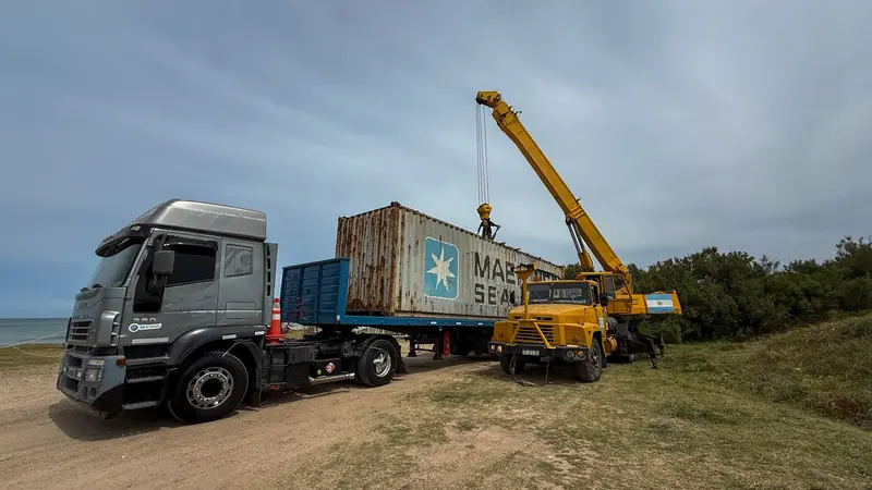 Camión en ruta con carga 7